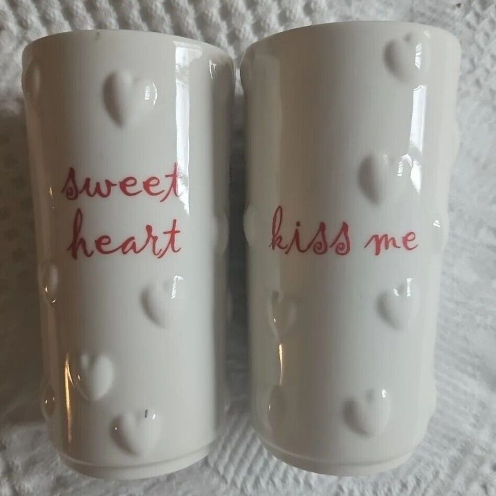 Set Of Kiss Me Sweet Heart Raised Hearts Vase Cups Robinwood Boston 2003 Ceramic